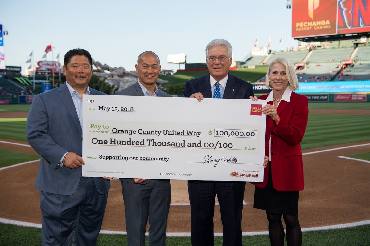Angels's tweet photo. Tonight, we hosted Wells Fargo &amp; our 2nd Community Hero of the season, United Way Orange County. Wells Fargo presented a $100,000 donation to help United Way's initiative to solve homelessness in Orange County. Thank you both for your commitment to building a better community! https://t.co/gkpkR9Nhsd
