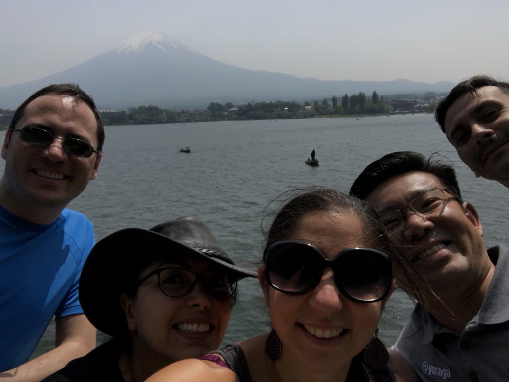 LoriLorusso's tweet image. Mount Fuji Crew success! @ixchelruiz @aalmiray @babadopulos @yanaga @LoriLorusso #devtour Japan #odevcommunity