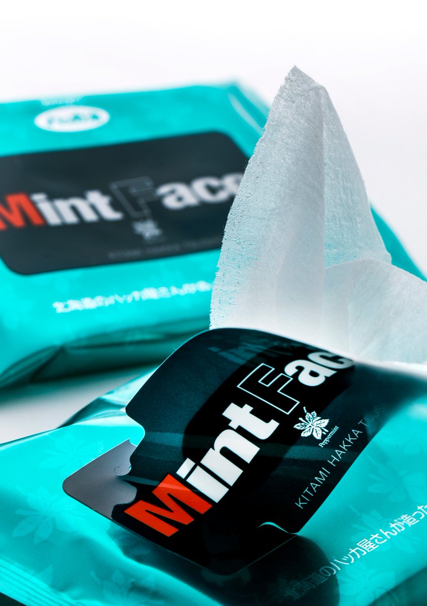 jinichi2's tweet photo. 神保町いちのいち全店で販売中!「#北見ハッカ」
「#MintFace」は、天然ミントがクールな使用感を与えてくれるウェットティッシュです。じめじめ湿気に、日差しで汗ばむ季節の必需品!出先でのエチケット、運動後の汗拭きとしてご使用いただけます。 https://t.co/8SzmJQRy9i
