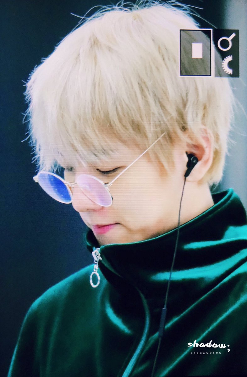 ae_ries's tweet photo. mutuals, quickly! send pic of your bias below, the close up ones or something that has a distinct something in it, and I'll do a simple rushed vector of it
(example pic: I would prefer if there are no hands on the pic) use #aeriesph https://t.co/oOIdCrob4w