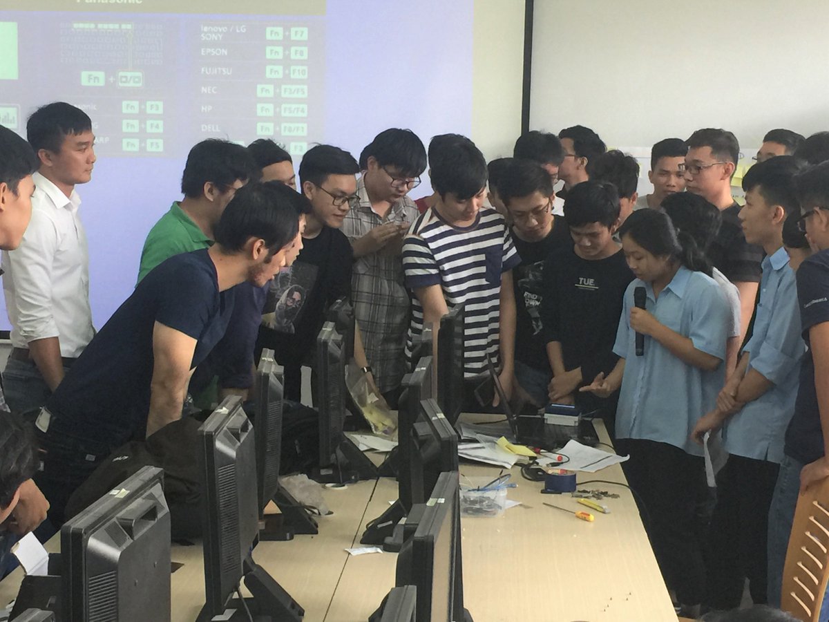 AxonActiveVN's tweet image. Continue the series of Scrum Courses to universities, we have brought one to students at University of Technology and Education (HCMUTE). 😃 
Hope you can apply Scrum in your study and future career to gain more success! 😉
#AxonActiveVietnam #AAVN #ScrumCourse #HCMUTE