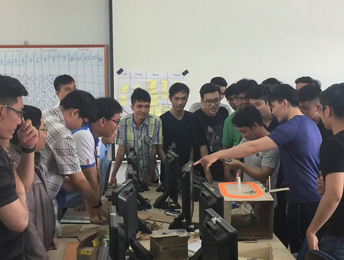 AxonActiveVN's tweet image. Continue the series of Scrum Courses to universities, we have brought one to students at University of Technology and Education (HCMUTE). 😃 
Hope you can apply Scrum in your study and future career to gain more success! 😉
#AxonActiveVietnam #AAVN #ScrumCourse #HCMUTE