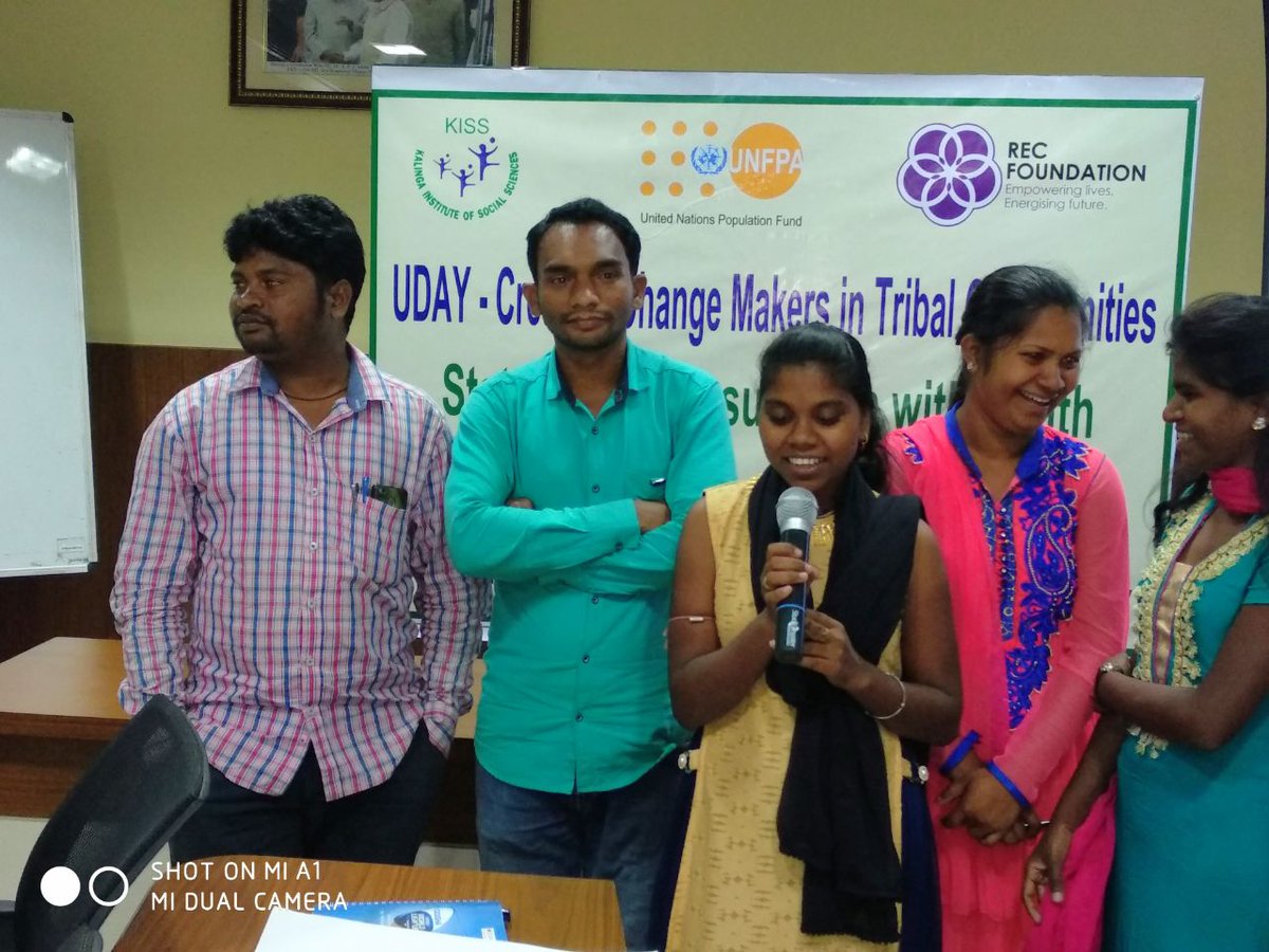 UNFPAIndia's tweet image. Together we can! Odisha's tribal youth discuss challenges and possible solutions at a brainstorming session at the pre-launch of #ProjectUday #pact4impact @RECLimited