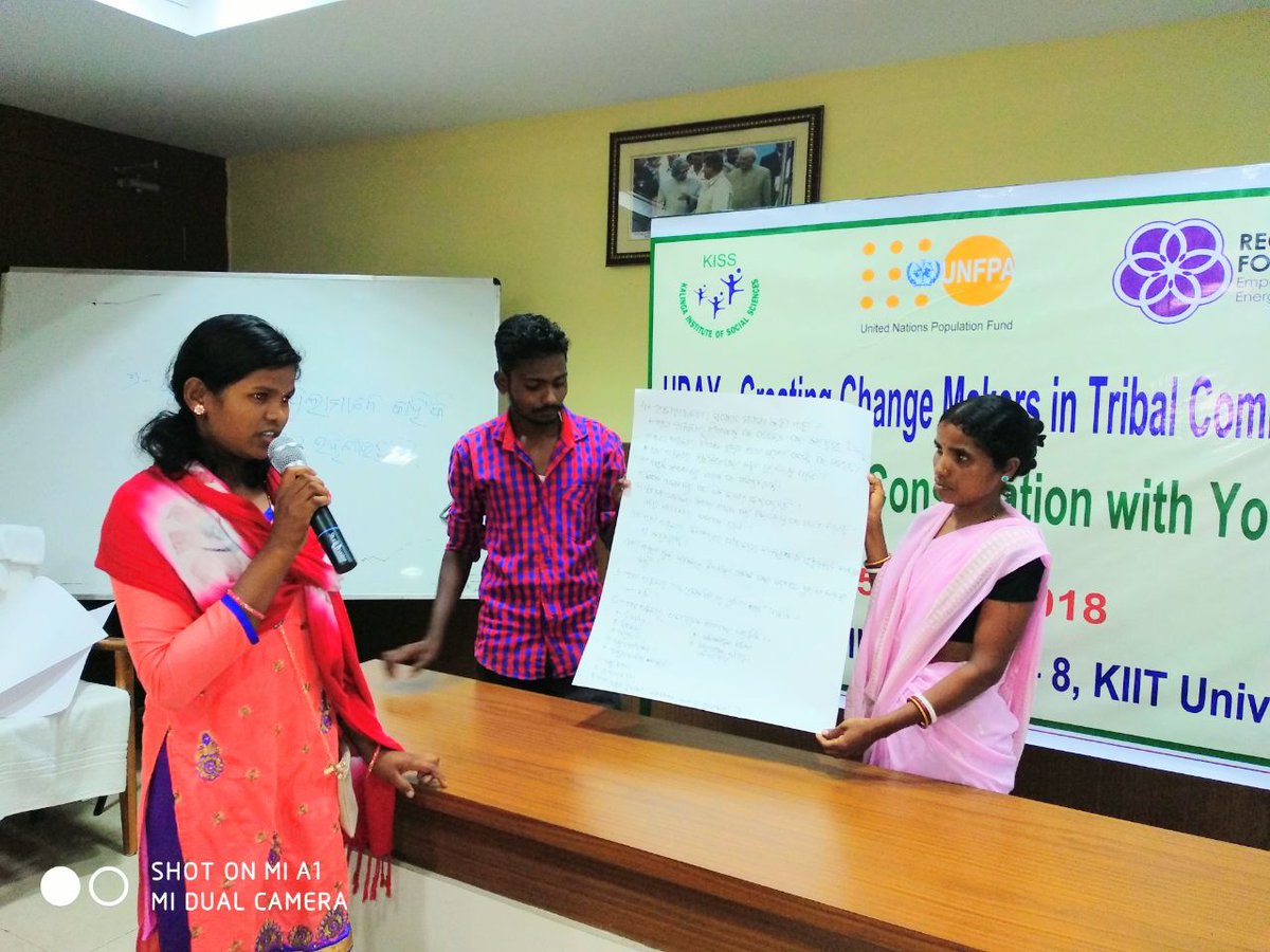 UNFPAIndia's tweet image. Together we can! Odisha's tribal youth discuss challenges and possible solutions at a brainstorming session at the pre-launch of #ProjectUday #pact4impact @RECLimited