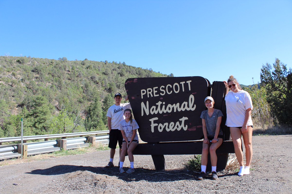 MAB_Sedona's tweet photo. The most essential family photo spot. https://t.co/RF28ieRDQt
