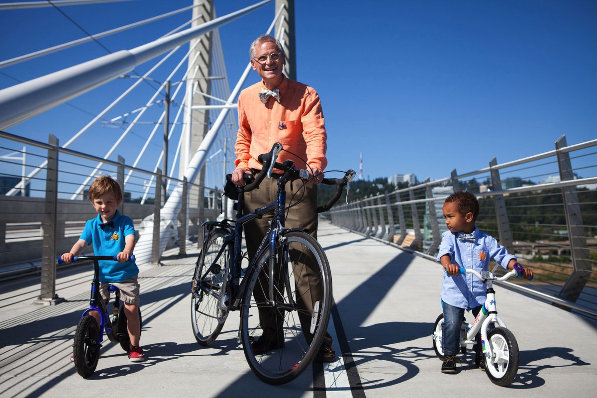 portlandtribune's tweet photo. U.S. Rep. Earl Blumenauer easily won the Democratic primary for the 3rd Congressional District, grabbing 90 percent of the vote. Ben Lavine had 5.9 percent. Eric Hafner, who lives in New Jersey and has never been to Oregon, got 915 votes. https://t.co/kLqYH8bA3a #ORVote https://t.co/zOmWbC2vEu
