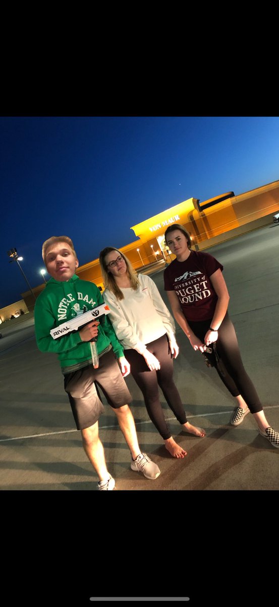 Noah_Young7's tweet photo. Sean was hungry so he went out to eat, PD killed Taylor from The Ruiners and Aubrey from Pew Pew #yougotpd @EphsNerf https://t.co/WjPIWTD3bH