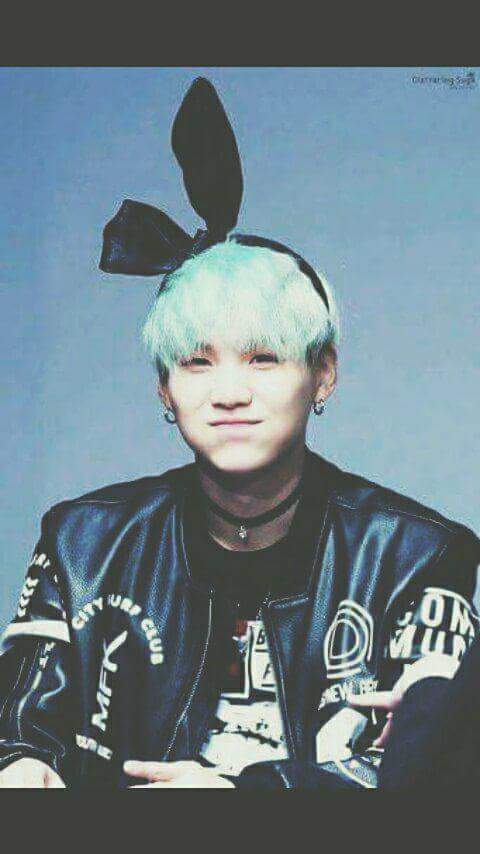 kudasaishine's tweet photo. Suga es tan tierno es nuestro rapero visual favorito y nuestra abuela jajajaja
#lVoteBTSBBMAs @BTS_twt
#lvote https://t.co/ZEkeBy6w9N