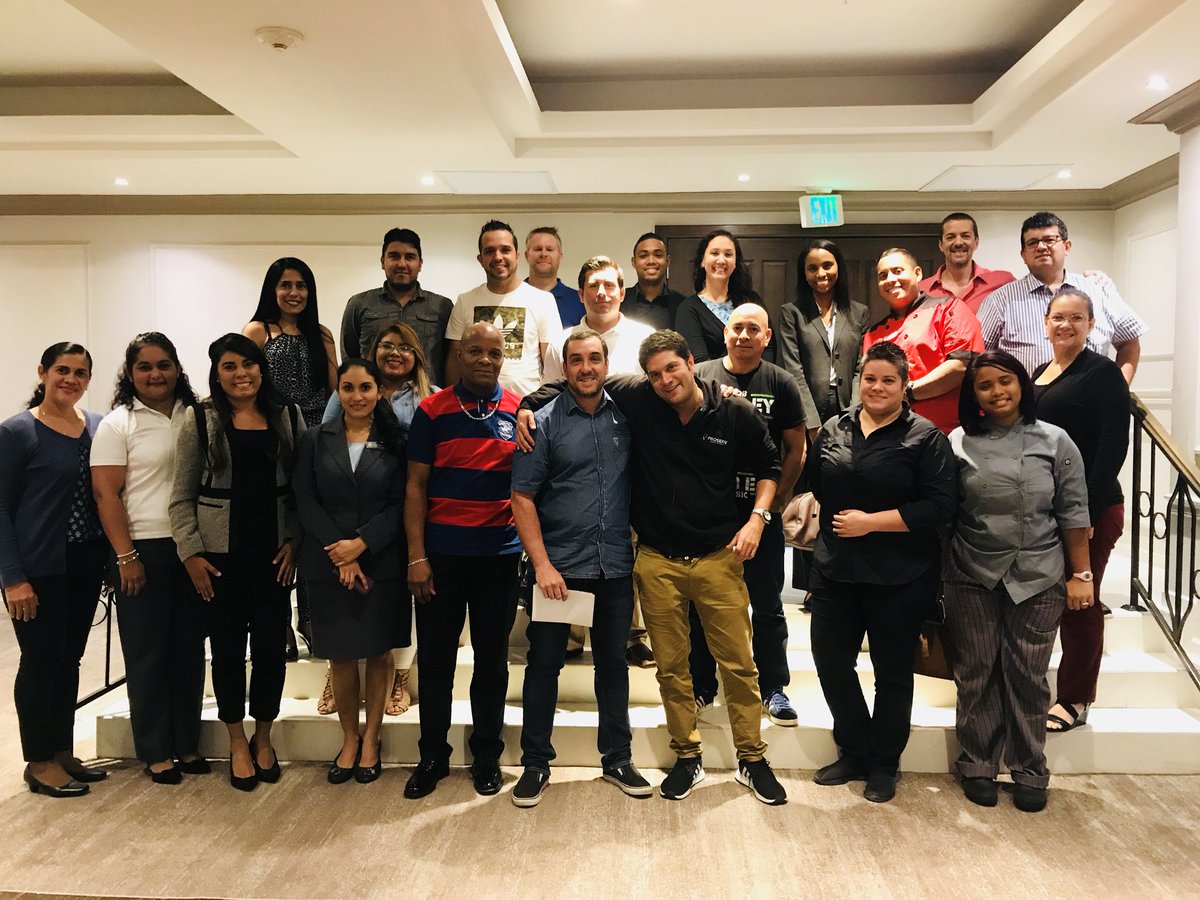 FSI_Int's tweet photo. ¡Todo un éxito esta semana de seminarios en Panamá! Gracias a los asistentes y líderes de la industria por su apoyo a elevar la operación restaurantera a nuevos horizontes. #trainingforsuccess @FSI_Int @chefperrino https://t.co/x2y87SQfJD