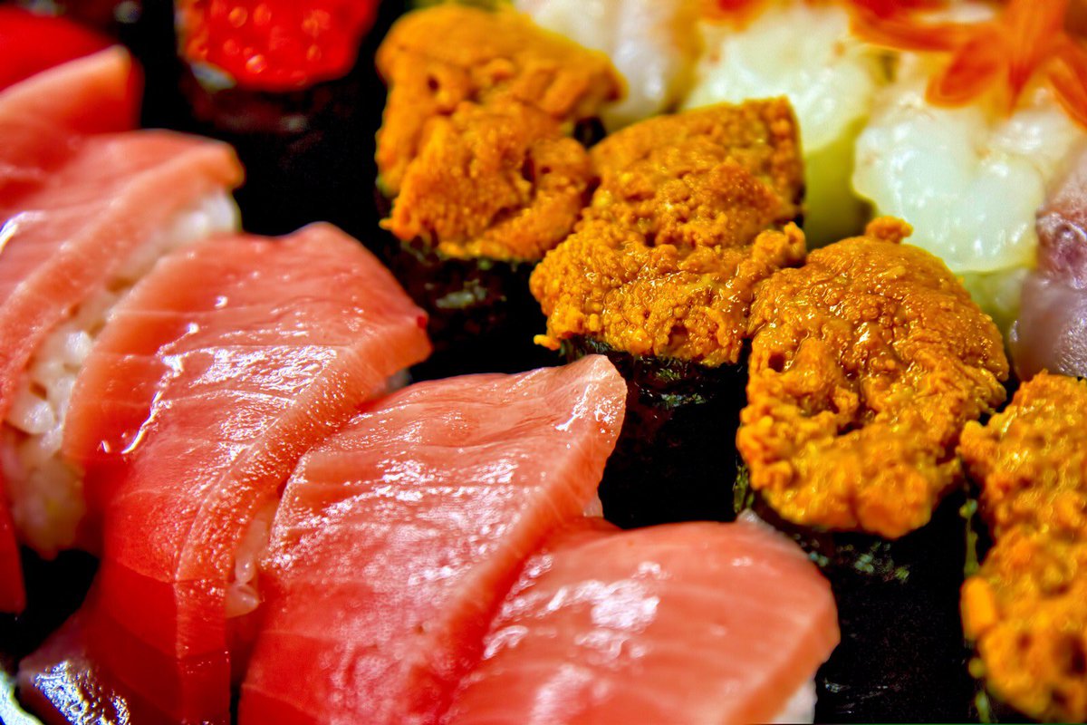 BOXX_PROJECT's tweet photo. 【寿司が食べられるJ-POP DJパーティ】
ゲストDJ情報が公開🐟

🌟1人目🌟
えすとー（絶対あにめ領域 / DVAC）

J-POP×割烹居酒屋×寿司🍣
＝たのしい！✌('ω'✌ )三✌('ω')✌三( ✌'ω')✌

「TOYBOXX presents #寿司ポップ」
【日時】5/27（日）18時～23時
【会場】割烹DISCO大蔵＠高円寺
【入場】無料 https://t.co/PQM4vyofYe