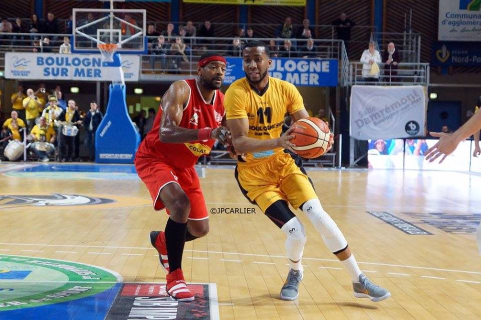 #NM1 - Le <a href="/SOM_Boulogne/">SOMB</a> rejoint les demi-finales de #PLAYOFFSNM1 et des belles seront disputées dans les trois autres quarts de finale.
ffbb.com/une-surprise-e…