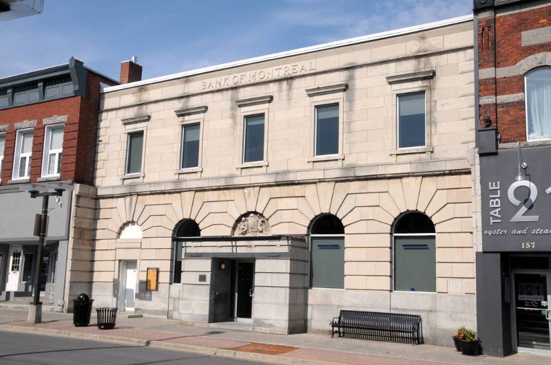 City buys bank building for Cornwall arts center #cwlpoli #arts cc @yourartscouncil cornwallnewswatch.com/2018/05/16/cit… https://t.co/sHfclLci2G