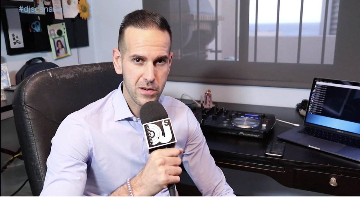 dipudaswani's tweet photo. Aquí el vídeo de la entrevista que me hizo @Jacobopadilladj en @DjsCanarias donde además de comentar temas de mi trabajo hice la demo de cómo hackear mesas de mezclas @PioneerMX https://t.co/7dhrJrBXjy https://t.co/3ISYmkn1CO