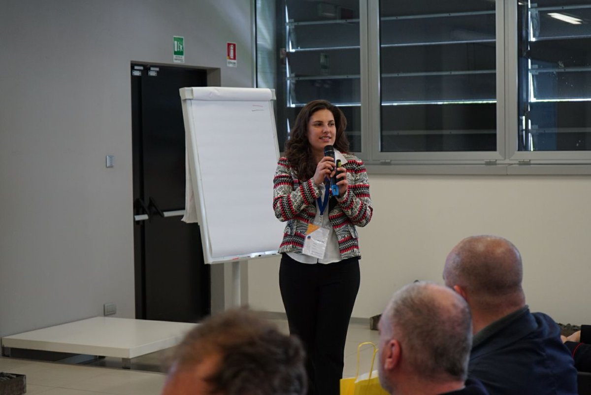minuscole's tweet photo. Martina ballerio ci porta nel mondo dell'#AdditiveManufacturing  #AdditiveInnovation https://t.co/z1VJf8pkhV