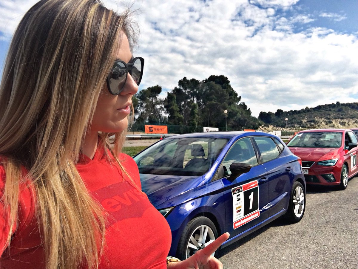 ZiharaEsteban's tweet photo. Circuito Castellolí • Fast PARCMOTOR formación con Cepsa ♥️ 

🕶 @weedream_sunglasses https://t.co/9lWgN6p52A