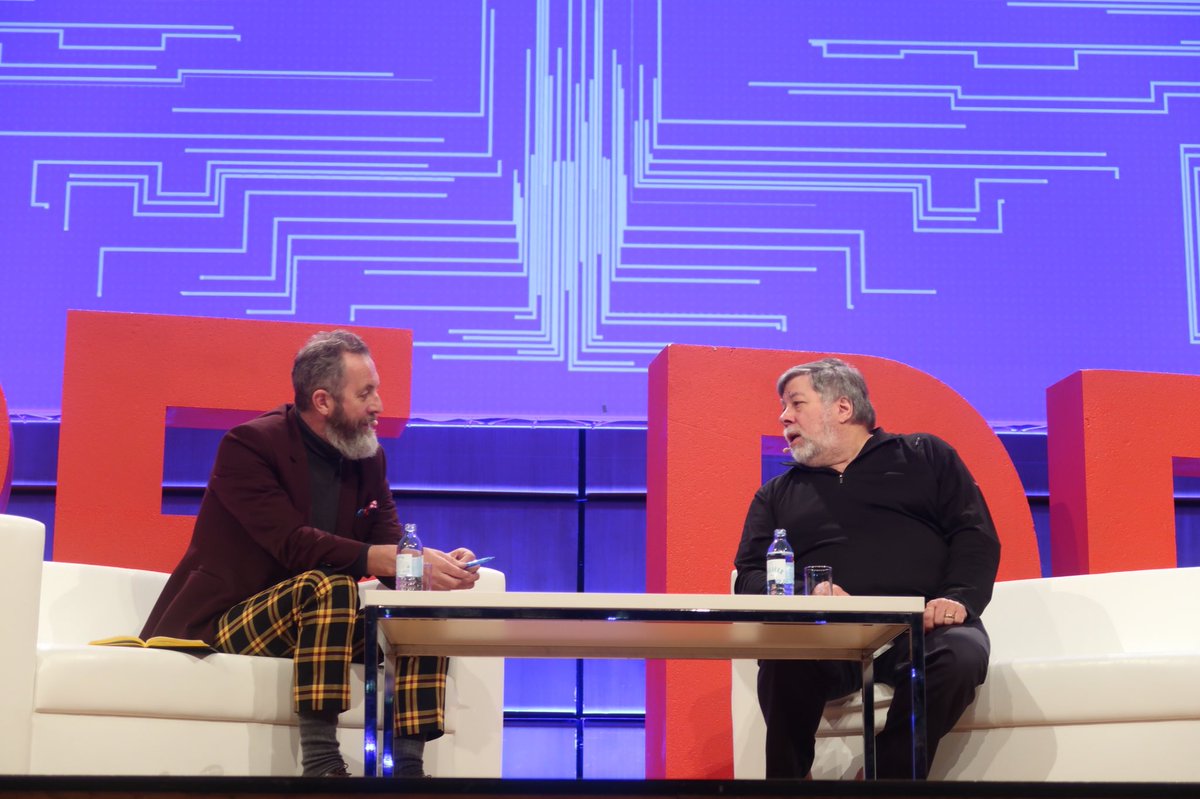 WeAreDevs's tweet image. Epic start of #WeAreDevs with inspirational @stevewoz 
He was talking about #bitcoin #Facebook #Tesla and #ElonMusk artificial intelligence, #Apple and how to be #happy. His magic formula goes like this #Happiness equals #Smiles minus #Frowns