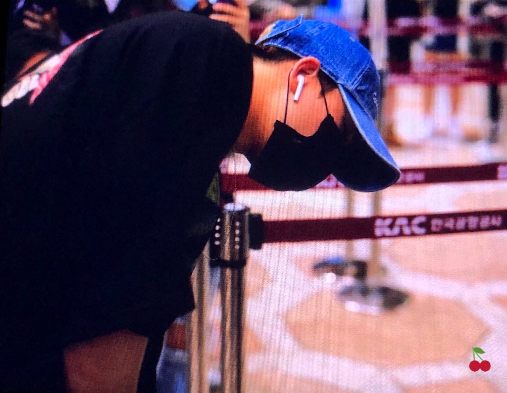 19941006net's tweet photo. 180516 출국 #주헌 #몬스타엑스 #MONSTAX @OfficialMonstaX https://t.co/C9HTFNSyiO