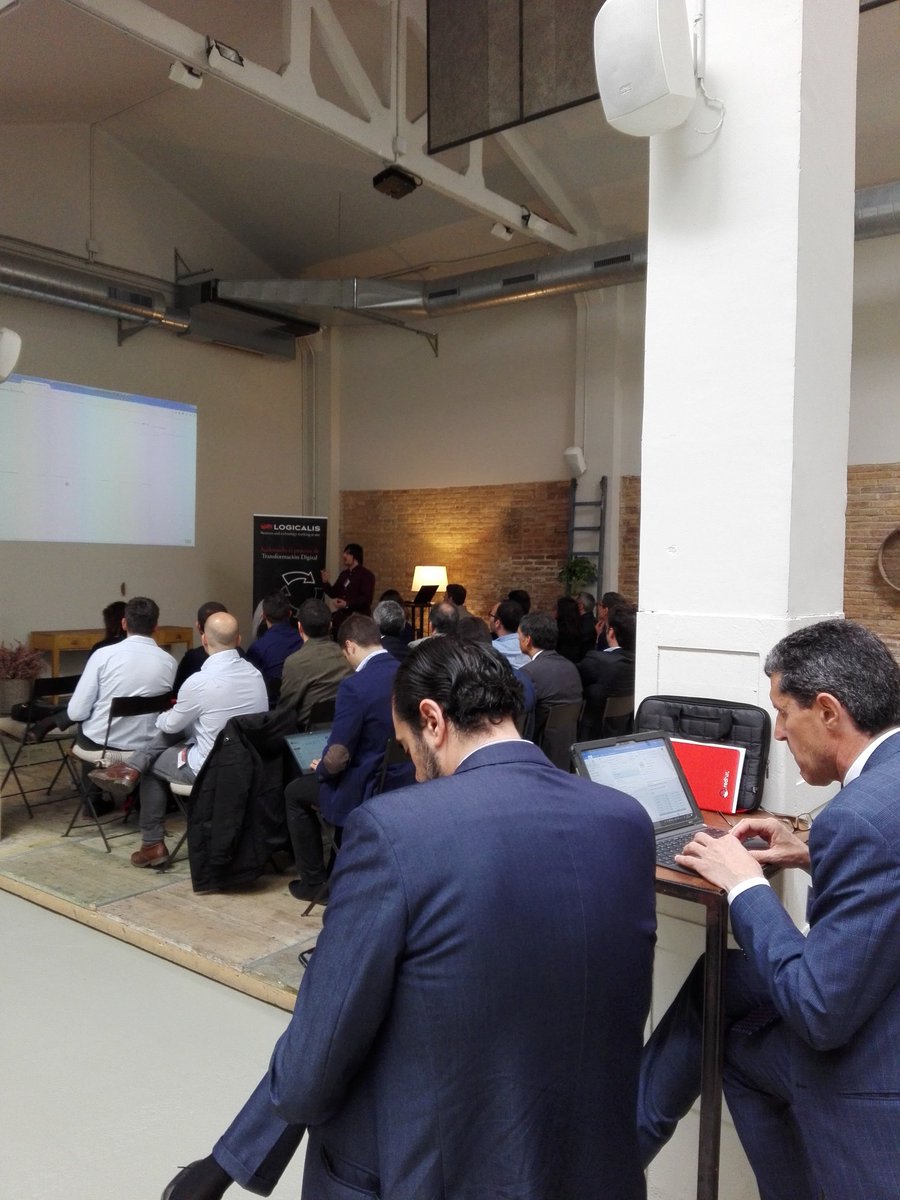 Gabriel Peral, Cloud/DevOps engineer de Logicalis, explicando Ansible Tower. Vamos con la demo. #logicalistalent