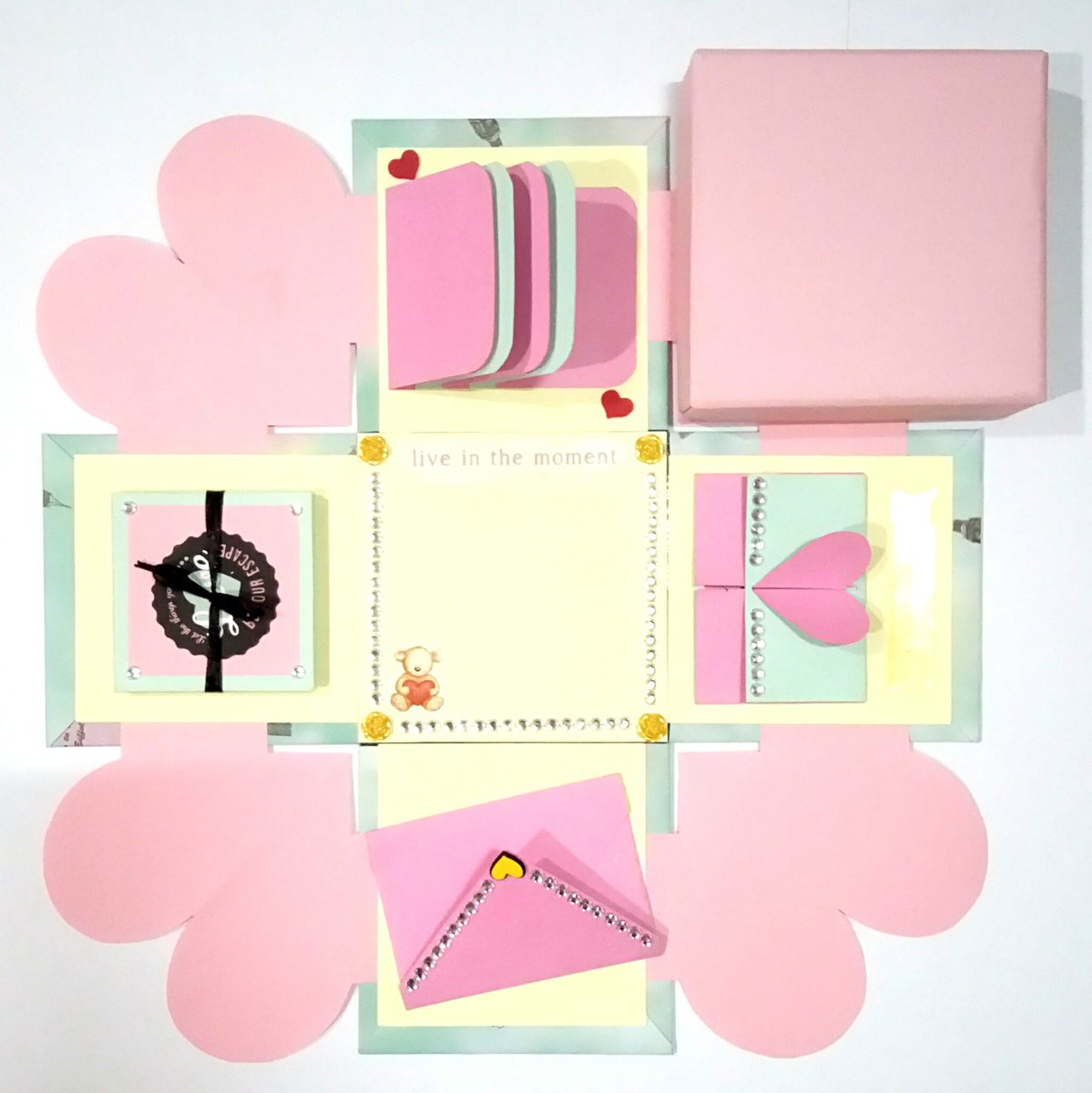 arabianshawl's tweet image. Mencari hadiah unik dan penuh kejutan utk yg tersayang? Dari harga serendah RM20 shj exc pos. #explosionbox