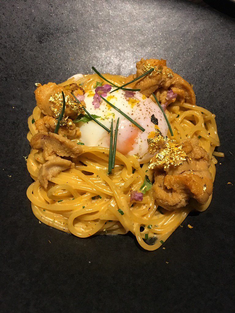 MoNaChNG's tweet photo. This is simply delicious 😋 #seasons #HongKong https://t.co/qEEJ9llJ6t