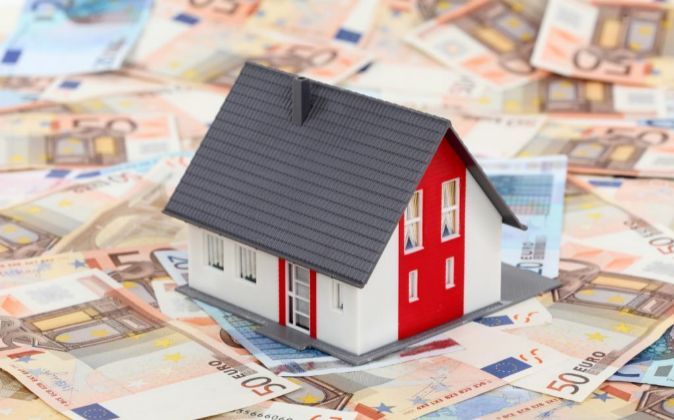 expansioncom's tweet photo. El precio de la #vivienda sube un 9,4% interanual en el primer trimestre y la compraventa, un 13,4% https://t.co/Pvo3NQGE3k https://t.co/6LDxZCN6Ml