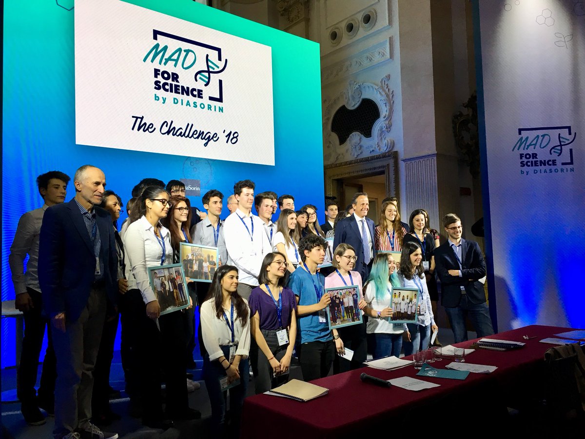 Mentre la giuria decide chi sarà il vincitore di #MadForScience 2018, i ragazzi ricevono in premio un corso di #storytelling con l’agenzia di comunicazione @ArcLeoBurbett di Torino