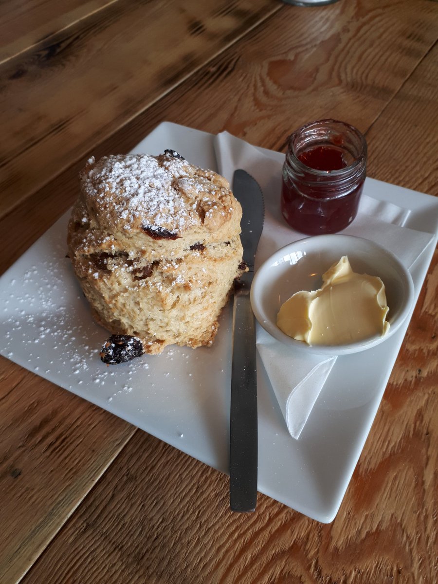 CaffeNo3's tweet photo. Vegan fruit scone fresh out of the oven 
#veganhour #veganism #caffeno3 #meetingforlunch #chilling #spennymoor #veganoption #vegan #yummyfood #eggfree #dairyfree #crueltyfree #cake #spennymoor https://t.co/DTb4HjrUAj