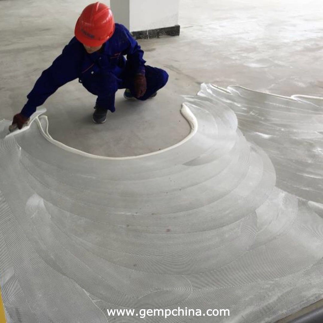 Jussie517's tweet image. Fiber glass reinforced  industrial epoxy flooring roll. Tach you how to pave and cut it.