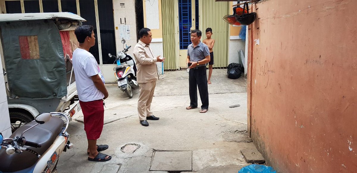 16.5.2018 ចូលពិនិត្យស្ថានភាពការជិកដាក់លូរបស់បងប្អូនប្រជាពលរដ្ឋនៅសង្កាត់ទឹកល្អក់ទី3 ខណ្ឌទួលគោក រាជធានីភ្នំពេញ និងសំណេះសំណាល ជាមួយបងប្អូនលេង ។