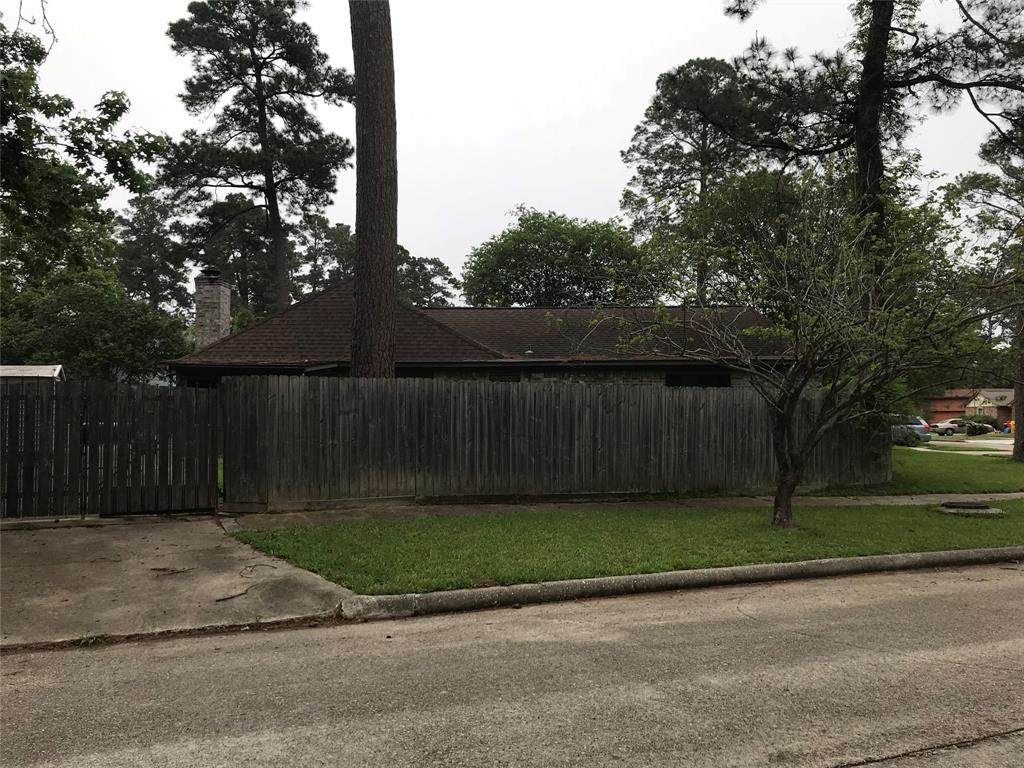 zig_zan's tweet image. Single Family Home at Spring

$158,000

Beautiful home on #large corner lot in Greengate This is a a 3 #bedroom with 2 bath home It has an extra #bonus_room upstairs as well It sits on a large corner lot with plenty of yard 

Visit: goo.gl/ifzprR