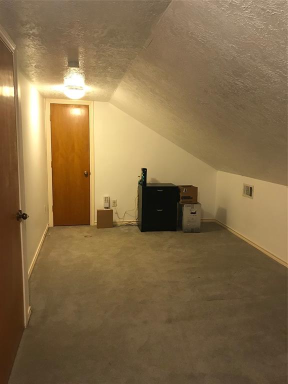 zig_zan's tweet image. Single Family Home at Spring

$158,000

Beautiful home on #large corner lot in Greengate This is a a 3 #bedroom with 2 bath home It has an extra #bonus_room upstairs as well It sits on a large corner lot with plenty of yard 

Visit: goo.gl/ifzprR