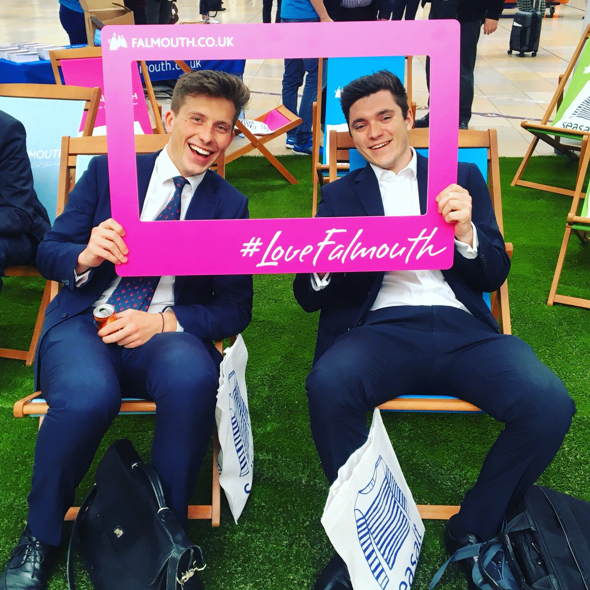 FalmouthTownUK's tweet photo. We’re at Paddington Station! Come and put your feet up in one of or deckchairs and enjoy the sights and sounds of the sea! Here until 7pm #LoveFalmouth #CommunityRail https://t.co/3SM0Pn26lo
