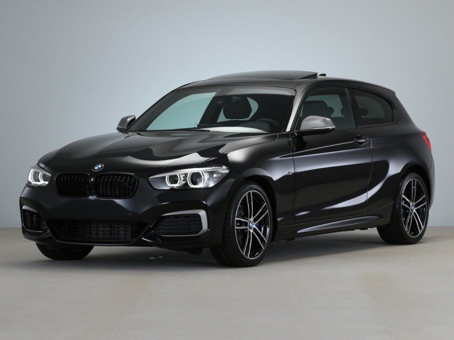 Nu op voorraad bij Dusseldorp in Apeldoorn, één van de lekkerste uitvoering van de BMW 1-Serie.

BMW M140i 3-Deurs in Saphirschwarz

#340pk #m140i #dusseldorpbmw
