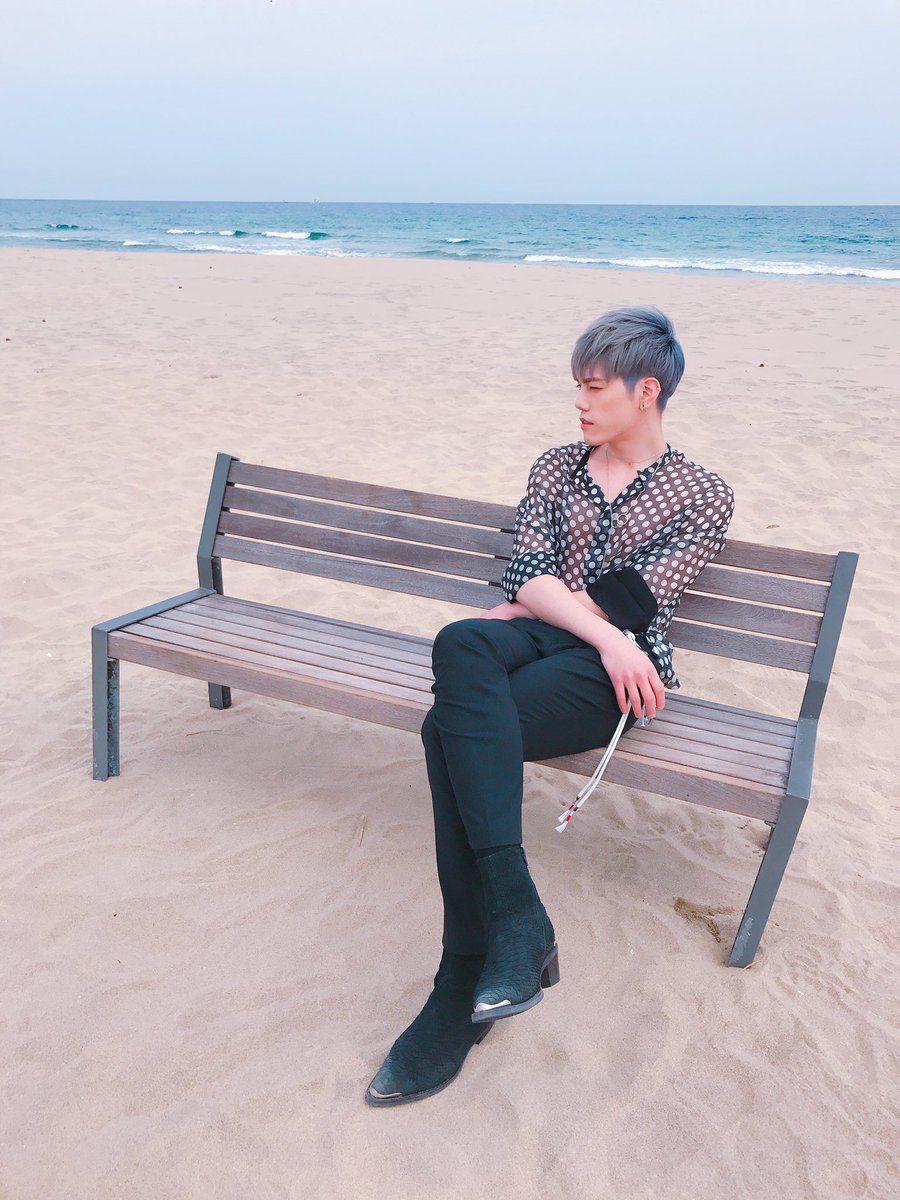 NFlyingofficial's tweet photo. [Today is.. NF day]

💫오늘은 엔플데이💫
#차훈 #눈빛 #윙크 #섹시해

#엔플라잉 #NFlying #Today_is #NFday
#HOW_R_U_TODAY #너의하루는어때 😊 https://t.co/pKA6qusXmf