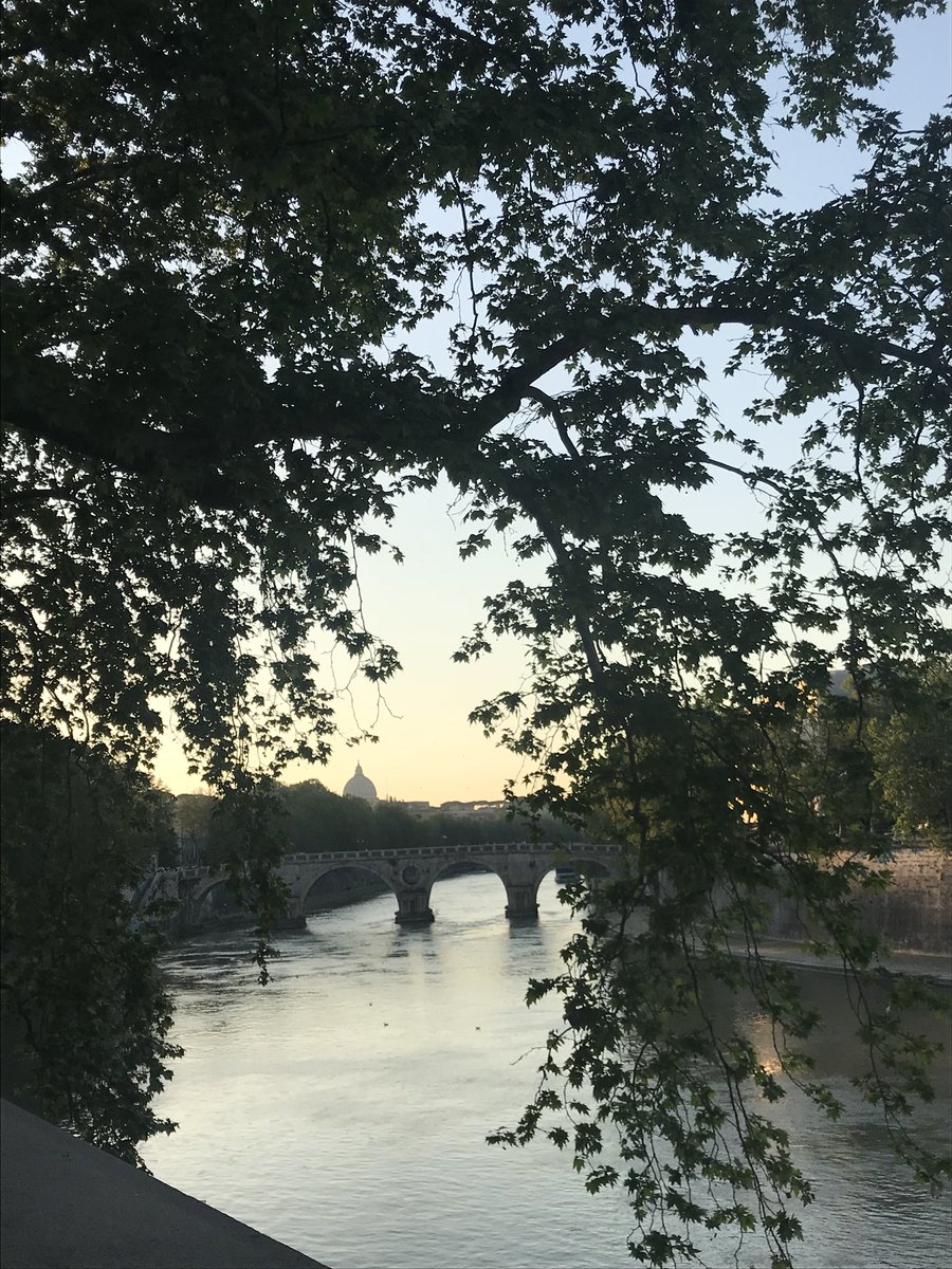 Qualche giorno di assenza da #Roma sembra sempre un’eternità. Buongiorno amici! #RomeisUs