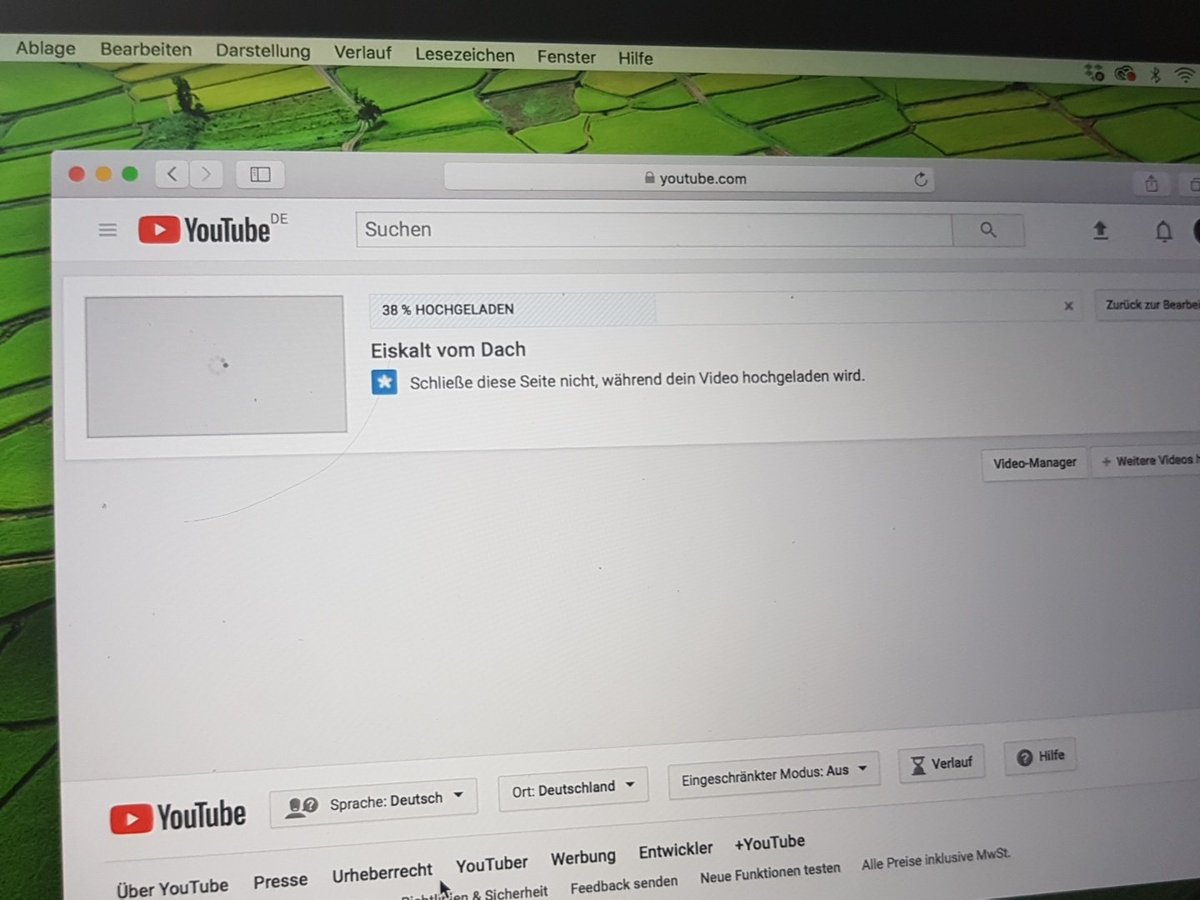 MoglisG's tweet photo. Dieses internet ist die hölle 🤣🙈

Jedes Video braucht mindestens 1std auch wenn es nur ein kurzes Video ist 😂
#Fortnite #GermanMediaRT #twitch #hartaberfair #gaming #YouTubeGaming #upload https://t.co/AGKK495cLm