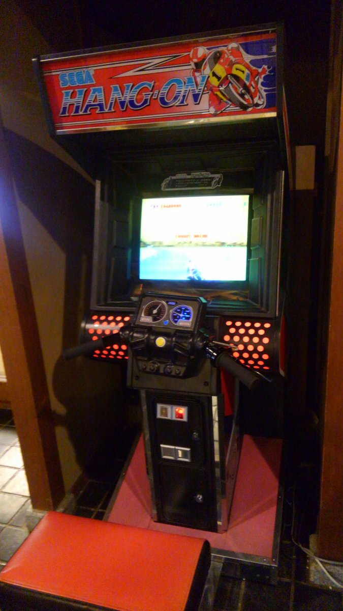boh_mers's tweet photo. 【レトロゲーム横丁②】
チャンブラー？ラムネ
セガのハングオンとか
奥にはいると畳！(笑) https://t.co/1vu5l45i9U