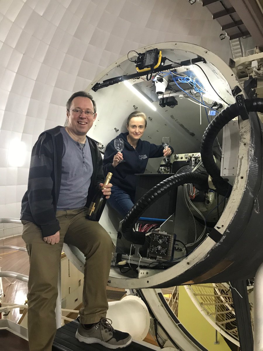 Scott_Croom's tweet photo. Finally here, the last night of observing for @SAMI_survey.  Plugging the first field on the night, champagne on ice... https://t.co/WoW4fvN2mJ