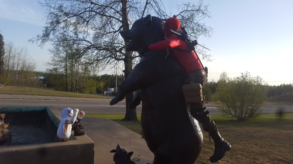 Skornrhero's tweet photo. dont worry little buddy i got him
#bearfight #skorn #rankor #superhero https://t.co/oDsP4q6uun