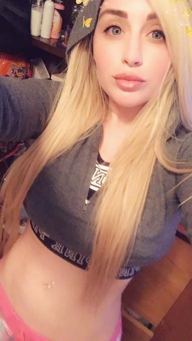 Wish me luck everyone waiting to hear back from my realtor!!! 🙈😝 I will not be sleeping tonight lol check