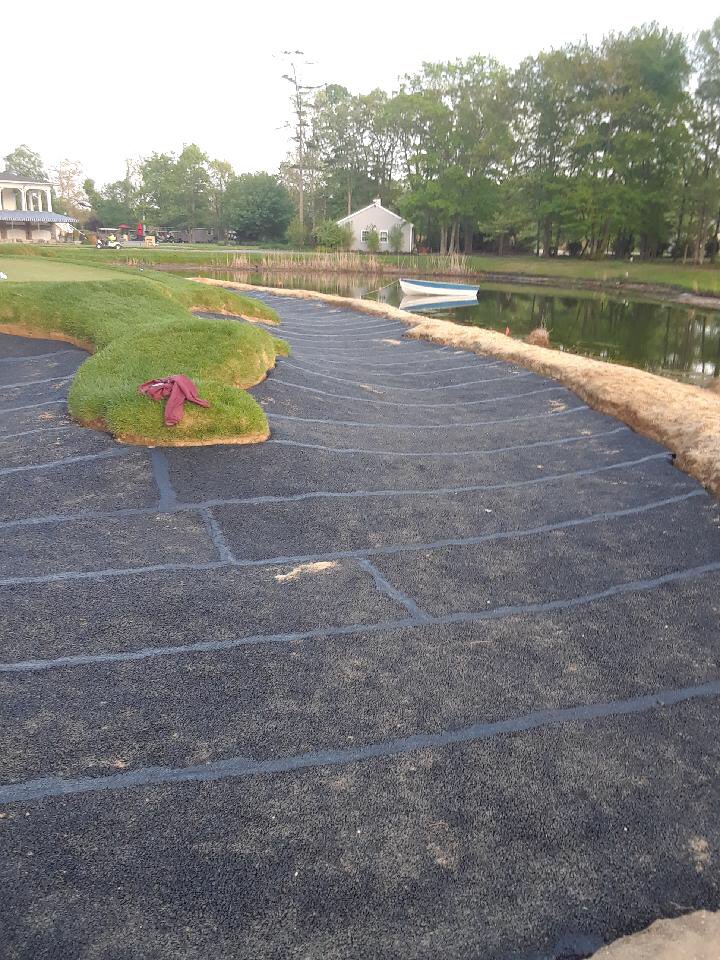Polylast_Bunker's tweet image. New Polylast Bunker Liner installed at The Union League Philadelphia. This bunker liner helps prevent wash out and undergrowth! #Polylastbunker #aitkens #pgatour #golfbunkerliner #bunkers