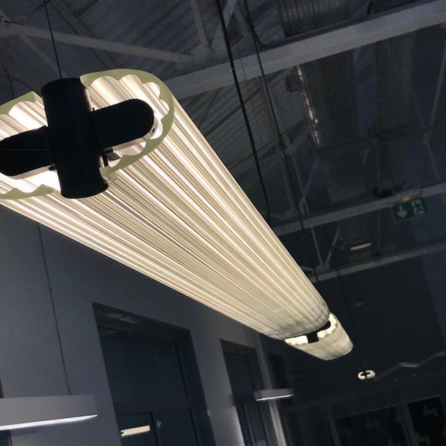 Pupdatepro's tweet photo. A l'occasion de la journée internationale de la lumière #lightingday, découvrez notre sélection d'événements pour les #électriciens, #installateurs #architectes #maitrisedoeuvre sur https://t.co/TwZUZPNtwK #rencontrespros #agenda #nouveautés #lumieresur #batiment #construction https://t.co/qiKUPhiNn7