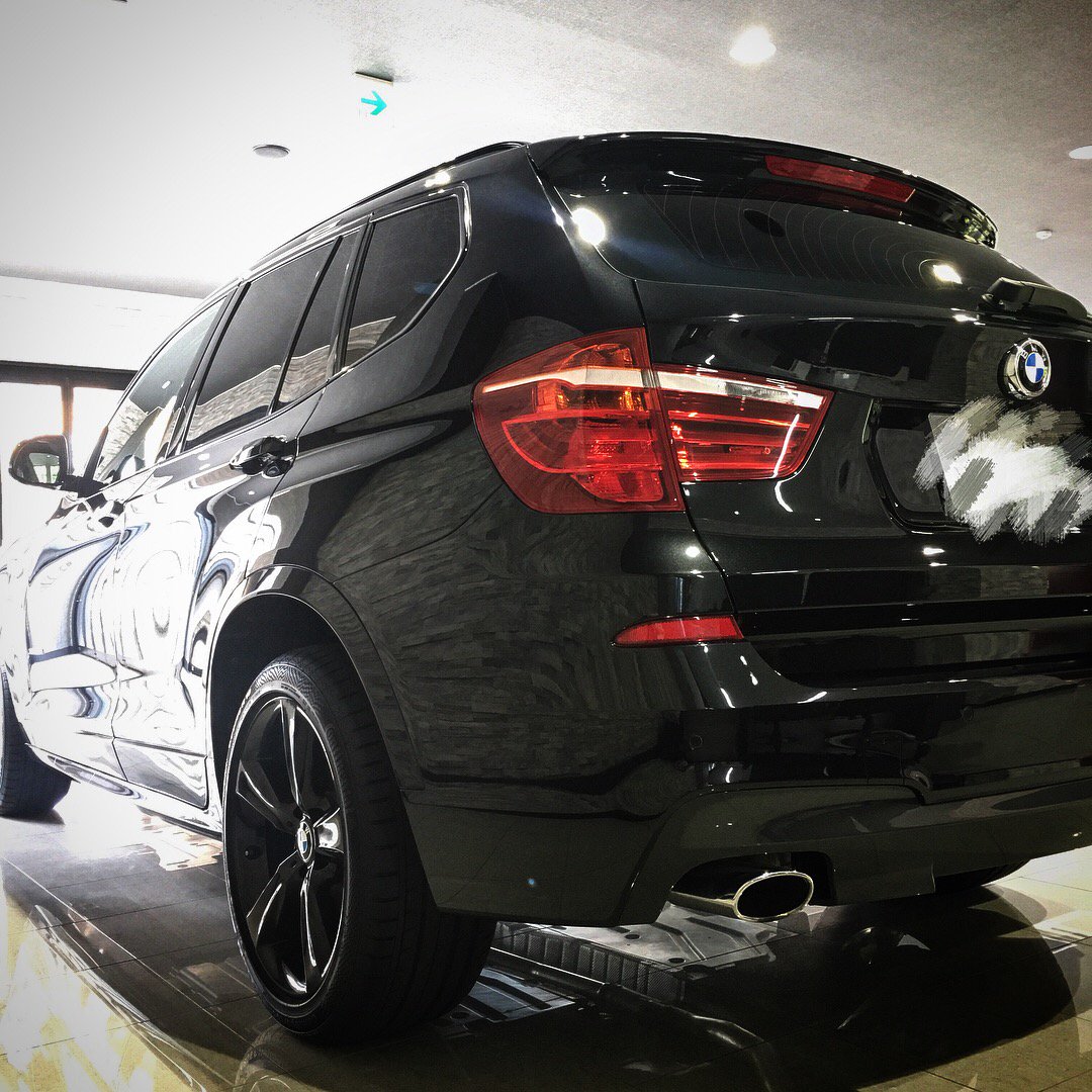 FREED_NAGAKUTE's tweet photo. 本日のご納車するのは〜
107台限定!!「BMW X3 xDrive 20d M Sport BLACKOUT」
加えてX4とX5も作られていますが、全部で世界でたったの310台ほど😱
最高にカッコいいですね〜限定好きには堪りません!!
Sサマこの度はご納車おめでとうございます!^^
#bmw #x3 #限定車 #limitted #freed #長久手 https://t.co/zjfyF9ozpS