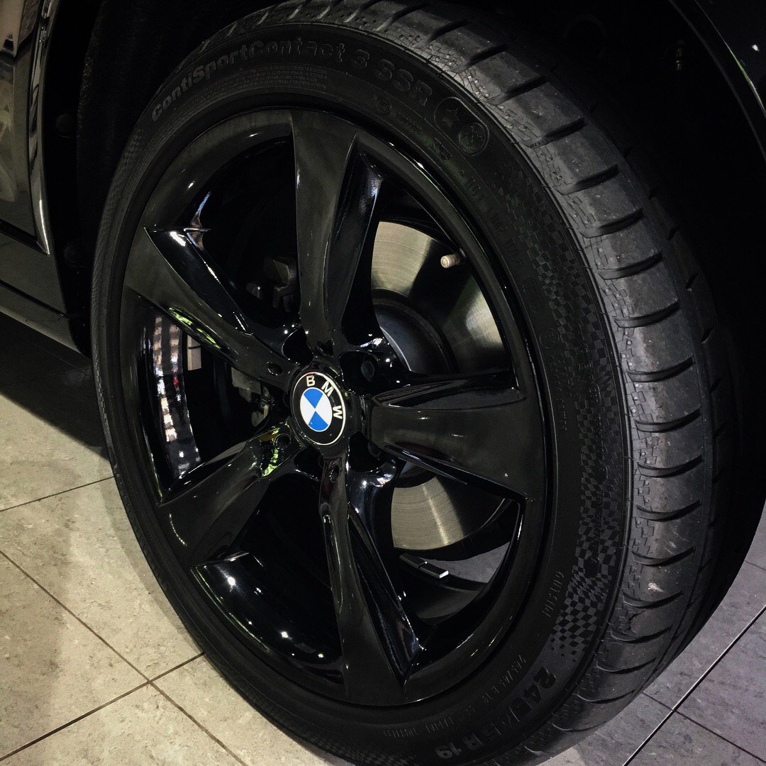FREED_NAGAKUTE's tweet photo. 本日のご納車するのは〜
107台限定!!「BMW X3 xDrive 20d M Sport BLACKOUT」
加えてX4とX5も作られていますが、全部で世界でたったの310台ほど😱
最高にカッコいいですね〜限定好きには堪りません!!
Sサマこの度はご納車おめでとうございます!^^
#bmw #x3 #限定車 #limitted #freed #長久手 https://t.co/zjfyF9ozpS