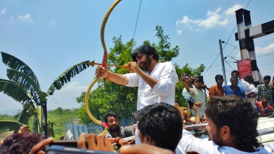 oneindiatelugu's tweet photo. #JanaSena Party Chief #PawanKalyan At #Settipalli. https://t.co/NAdj5tGNvt