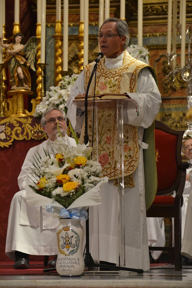 MAuxiliadoraC's tweet photo. Segundo día de Fervorosa Novena a María Auxiliadora.

La Eucaristía será oficiada por D. Juan Carlos Pérez Godoy, sdb, a las 20:30h, precedida del rezo del Santo Rosario a las 20h.

Anima el grupo de Mamá Margarita de @SalesianosSTRD y el @corolasflores

#AuxiliadoraCoronada18 https://t.co/gklmzPApxU