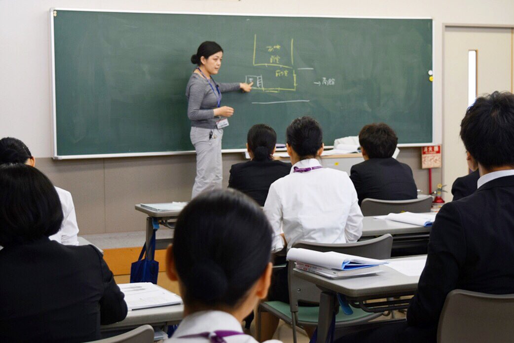 龍馬看護ふくし専門学校 公式 בטוויטר 看護学科2年生は 明日から成人看護学実習に出陣です 本日は 実習の心構えや施設の利用について話を聞いたり 手技の練習をおこなったり 準備に余念がありません 頑張って りょう丸の校内探検 病院実習 成人看護学