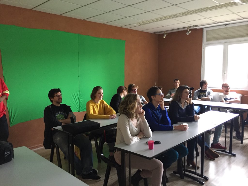 blacherez's tweet photo. Les équipes des #Pyrénées-Atlantiques réunies à @espeaquitaine de #Pau suivent le lancement du #creathonc2e https://t.co/3RHOy8JcCE