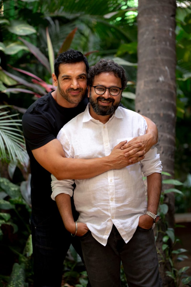 SacnilkEntmt's tweet photo. Nikkhil l Advani will direct John Abraham in #BatlaHouse
Shooting begins in Sept 2018
Written by Ritesh Shah
Locations: Delhi, Mumbai, Jaipur and Nepal
For more, follow @SacnilkEntmt
@sacnilk #SacnilkEntertainment #BollywoodNews
#John #Nikkhil https://t.co/4vjm8ji2OW
