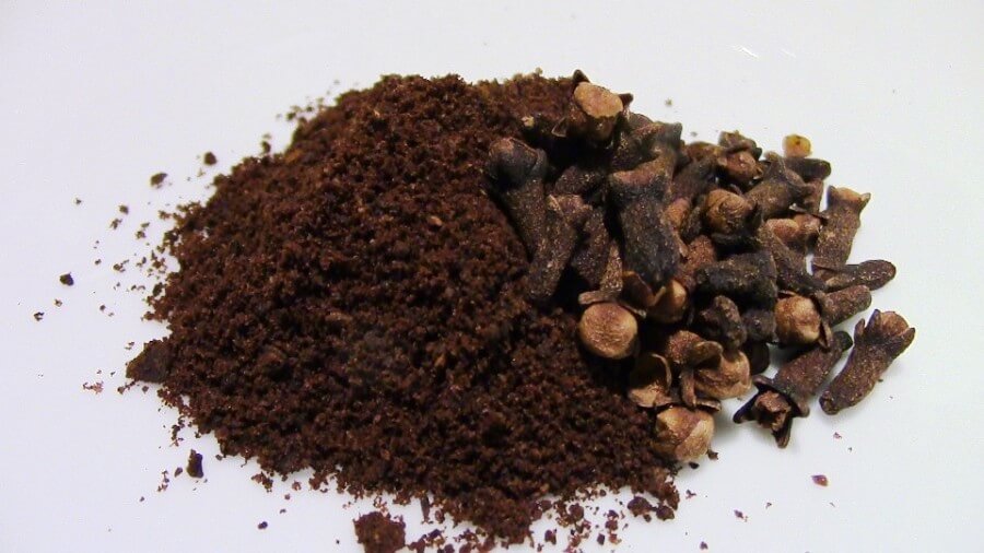 geeleemitti's tweet photo. Health Tip of the Day :
Toothache? Teeth acting funny? Gums being moody?
Add cloves to your diet - you can add it to rice, add it to tea or grind it up and sprinkle it on your toothbrush before toothpaste
#Clove #BetterTeeth https://t.co/FjNVvGxEv4